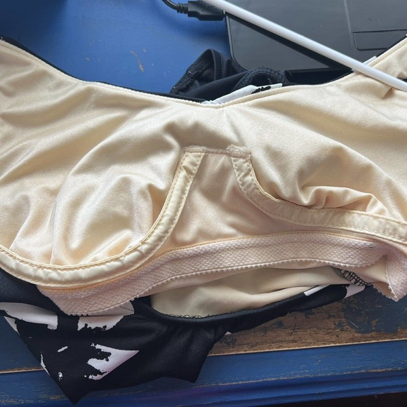 Miraclesuit Size 10 Black Floral tummy control Ruched swim one piece Beach J13 - Picture 5 of 8